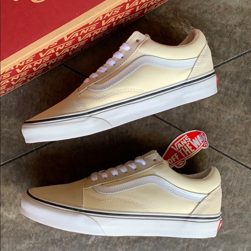 VANS OLD SKOOL CLASSIC WHITE/TRUE WHITE WMNS - Picture 15 of 16
